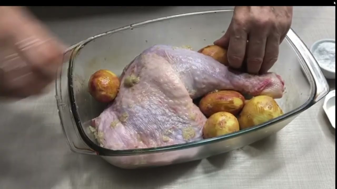 Запеченная  нога индюшки с картошкой / праздничное блюдо /