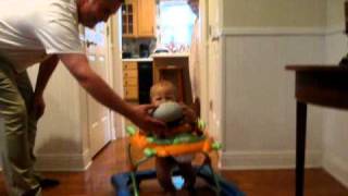 9 month old BABY runs TOUCHDOWN !.AVI