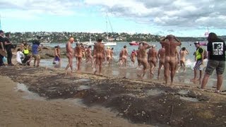 Un rassemblement de nageurs... sans maillots de bain à Sydney