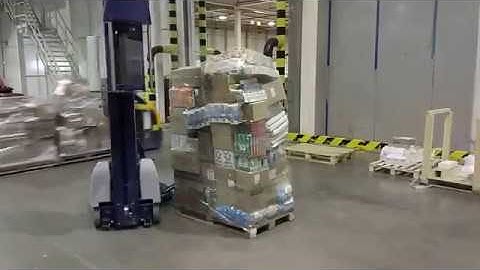 Robopac USA Robot S6 wrapping mixed load and food distribution center