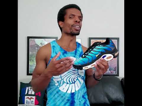 hyper blue nike air max plus og 