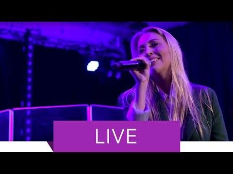 Alexa Feser - Wunderfinder feat. Curse (Live)