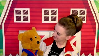 Awana Cubbies Puppet Show - AppleSeed Bear Hug 15
