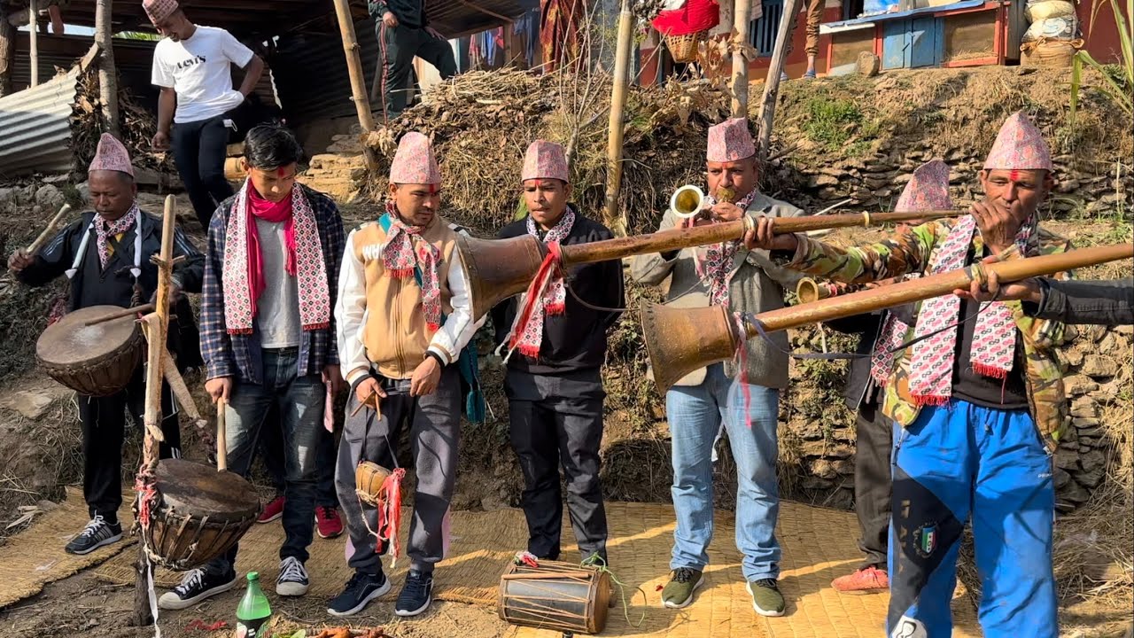 चाैरासि पुजामा यसरि गरिन्छ नाैमति बाजाकाे पुजा  ।बागलुङ धम्जामै उत्कृष्ठ नाैमति बाजा समुह ।