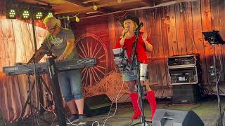 Sunniva og Tor Helge Hammer med Crazy på Nord Steinsby Kro og Camping Dansnytt Bjørn Weiby