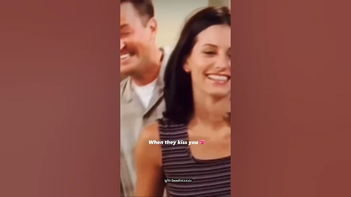 Kiss 💋 #friendstvshow #monicageller #chandlerbing #trending #kiss #instagram #youtubeshorts #shorts