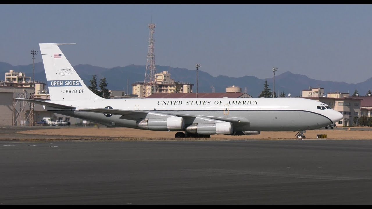 4K]横田基地 OC-135B オープンスカイズ 黒煙出しながらの離陸 Yokota