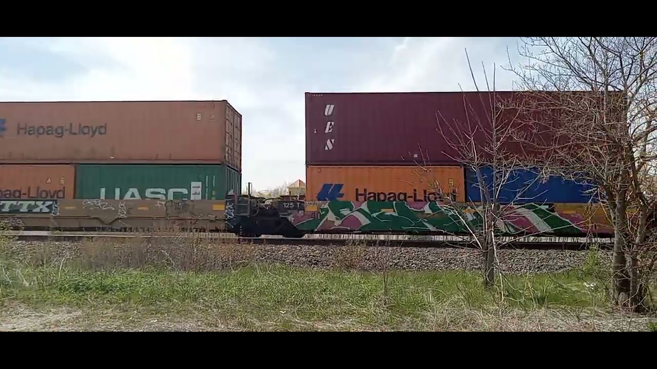  Sunny Wednesday Afternoon Catches CN Q120 CN E271 At Burlington 