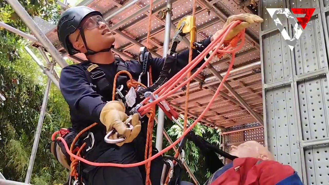 One Person Rescue Stuck Chest ascender Casualty with Aztek Kit.