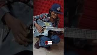 Download Lagu PENGAMEN BERSUARA EMAS-JANJI MANISMU(Lirik)#cover #shorts MP3