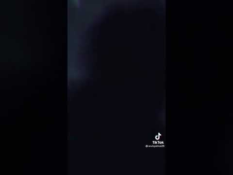 مشهد حزين من مسلسل الجديد الربيع الازرق من مسافه بعيدهه يحزن كيف اتذكر كيف كان وهو صغير