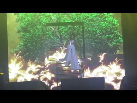 Ани Лорак-Спроси мое сердце (Крокус сити холл 07.10.2016)