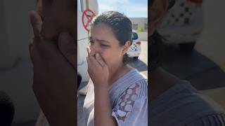 Mãe chora e chama polícia após hospital negar atendimento a filha de 4 anos #reels #shortsvideo