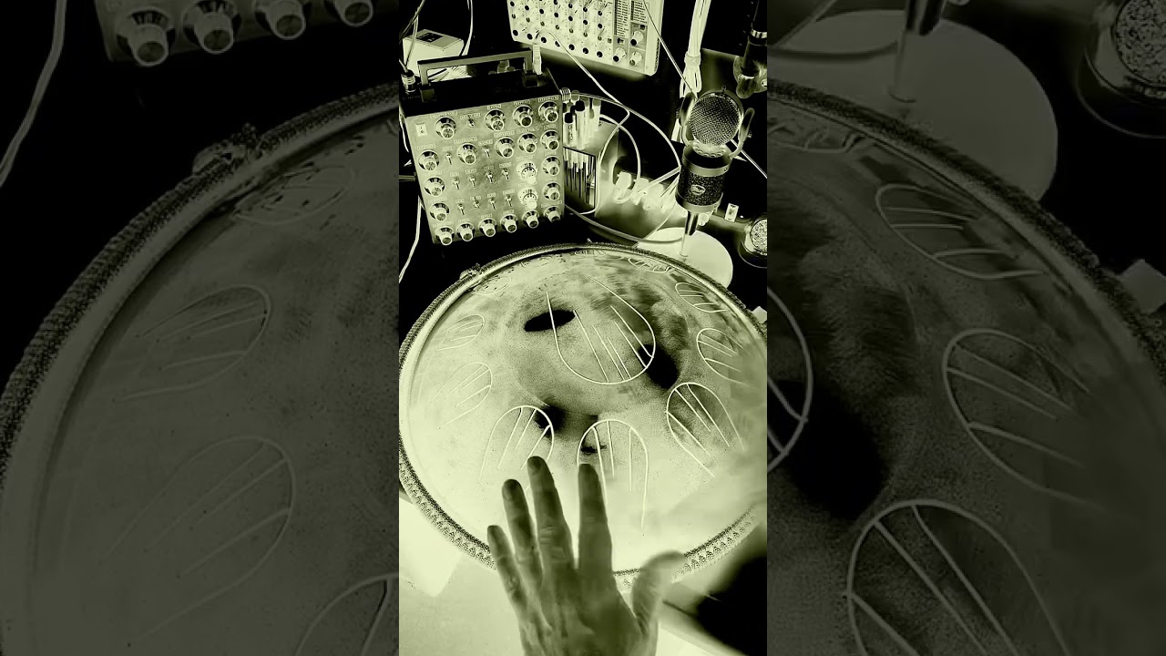 在 YouTube 上观看 Early Morning Experiment with Drone Synth and Tongue-Pan 在 YouTube 上观看 Early Morning Experiment with Drone Synth and Tongue-Pan