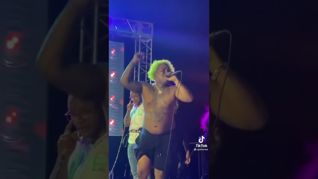 El cherry scom en tarima