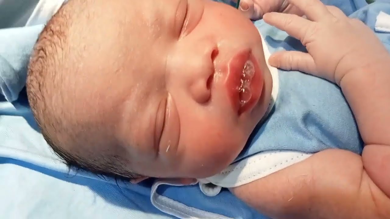 How Beautiful this Newborn Girl Baby After Birth Babies Video Cute girl #baby #videoviral #SSVlogs