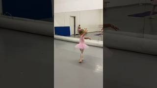 минутка импровизации 😅💕 #shots #дети #здоровьедетей #детинасцене #балет