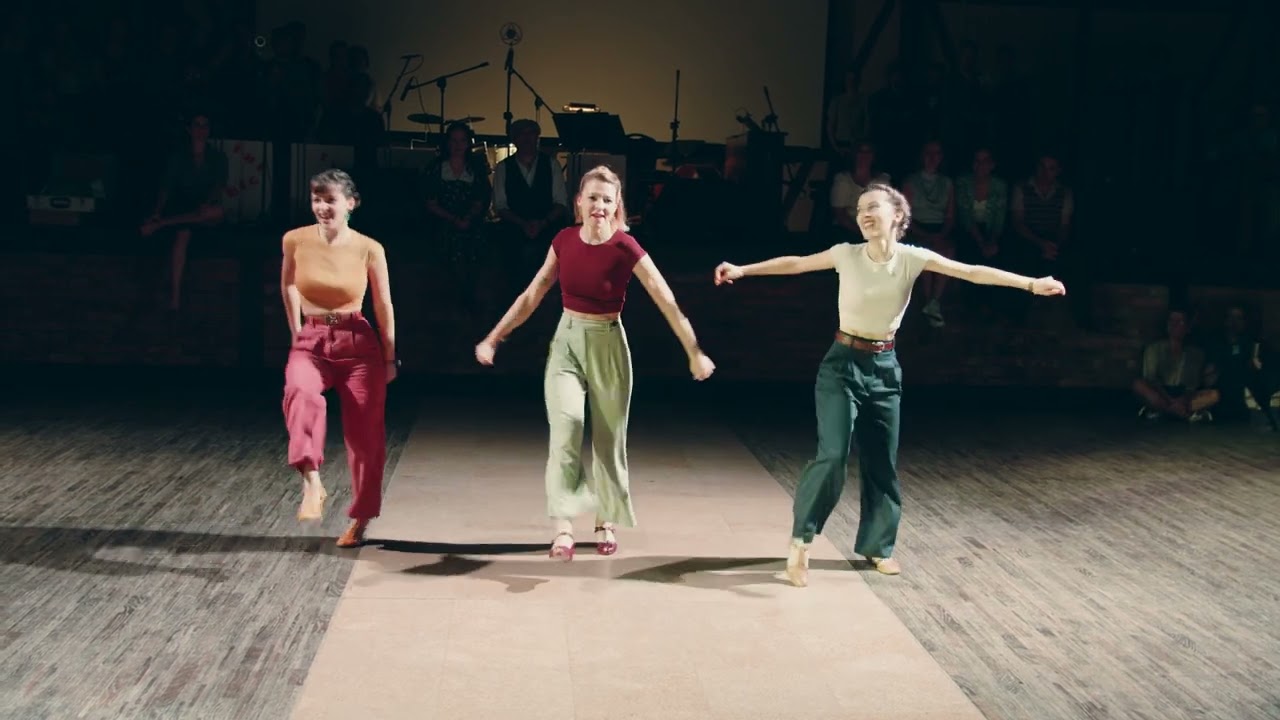 Dragon Swing 2024: Julia Traine & Alba Godfrey & Louisa Venditti Show