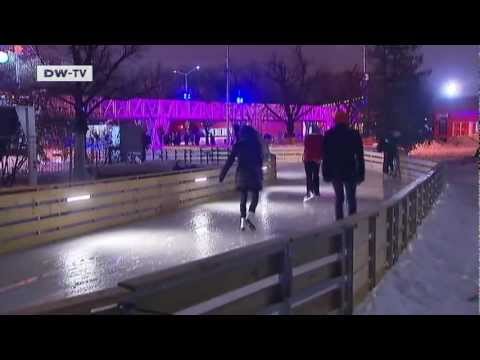 Video: In Moskau wird eine rosa Eisbahn eröffnet
