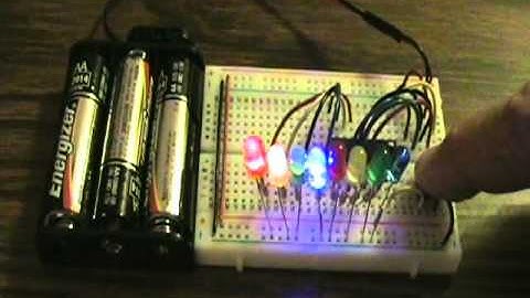 PIC16F628A LED Chaser.wmv
