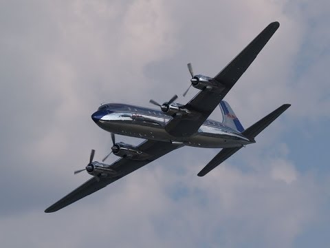 RedBull-Flugzeug DC6 Salzburg