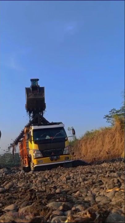STORY WA LIRIK LAGU ESTETIK VERSI DUMP TRUK