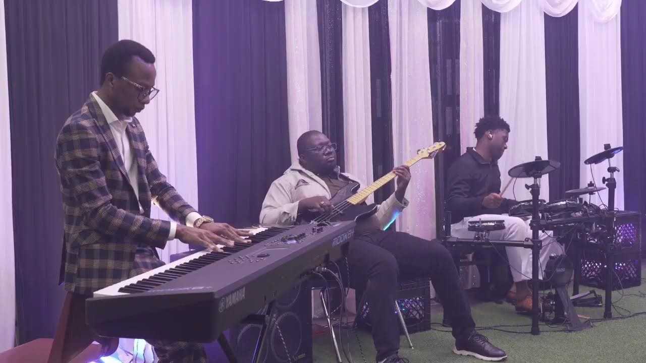 Live Now: In His Presence Worship Session