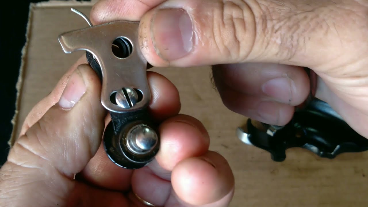 Conhecendo as peças e fazendo a montagem completa do enchedor de bobina. Máquina de costura antiga