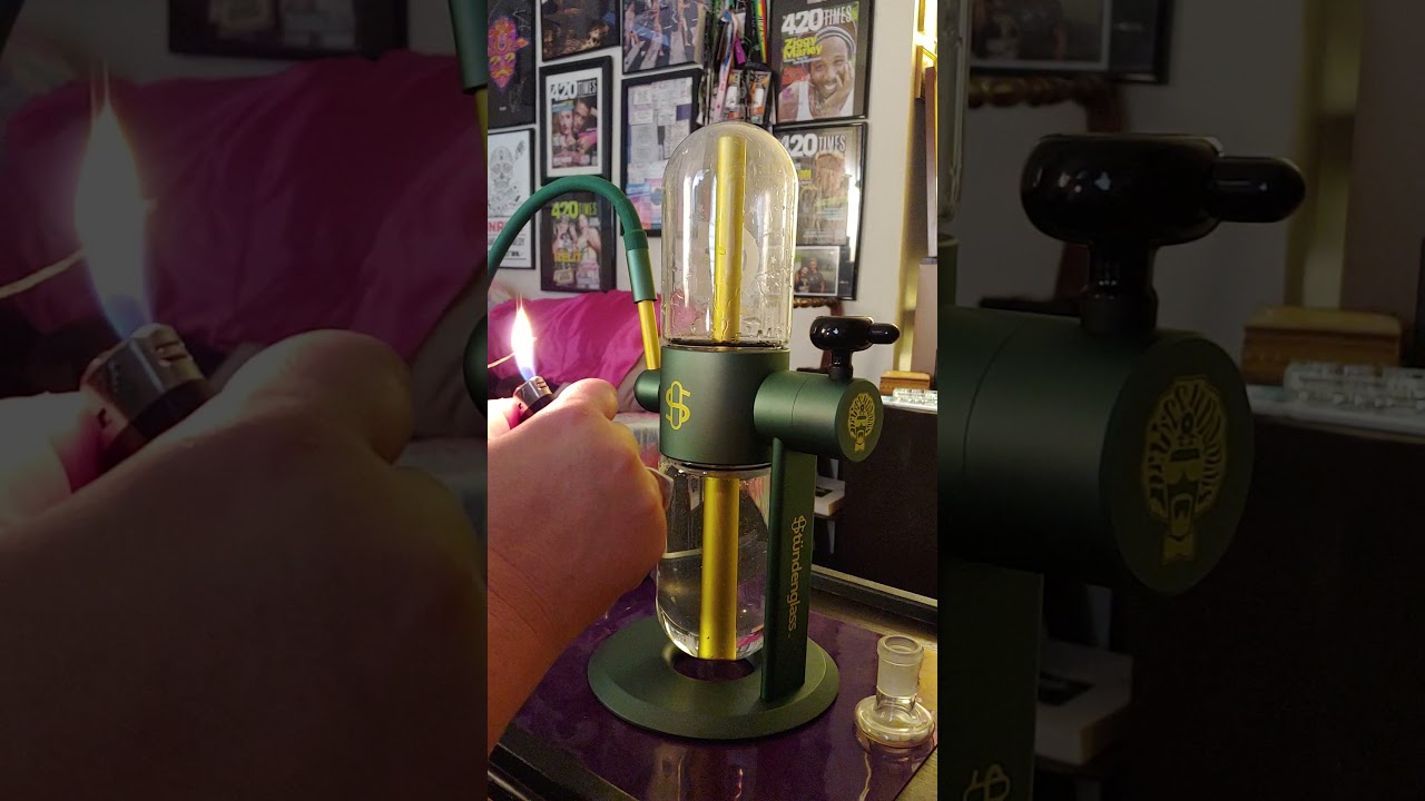 Cannapolitan's review of Stundenglass Dr. Greenthumb's Gravity hookah with Flower.