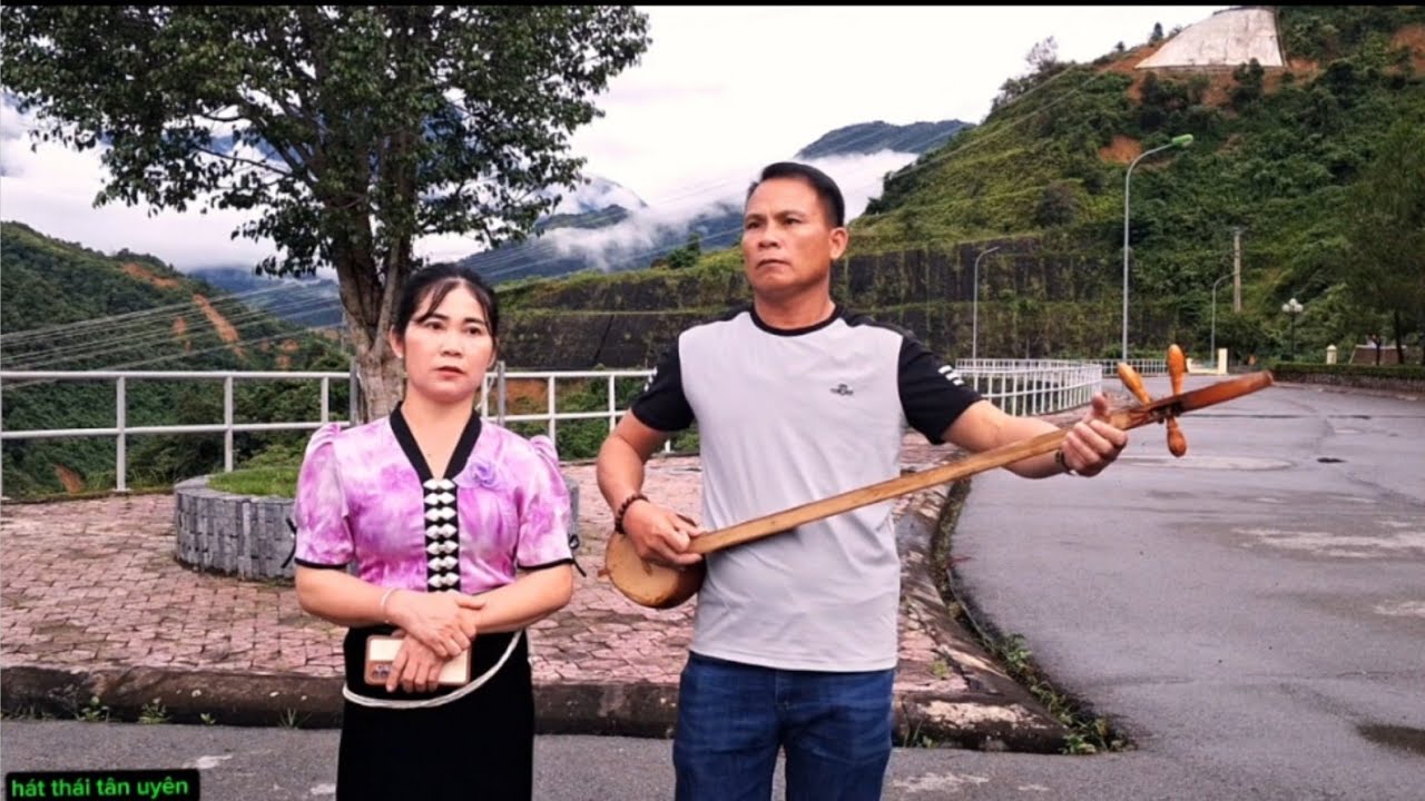 Màn hòa nhịp với đàn tính tẩu của em kiếm bản lướt rất hay 