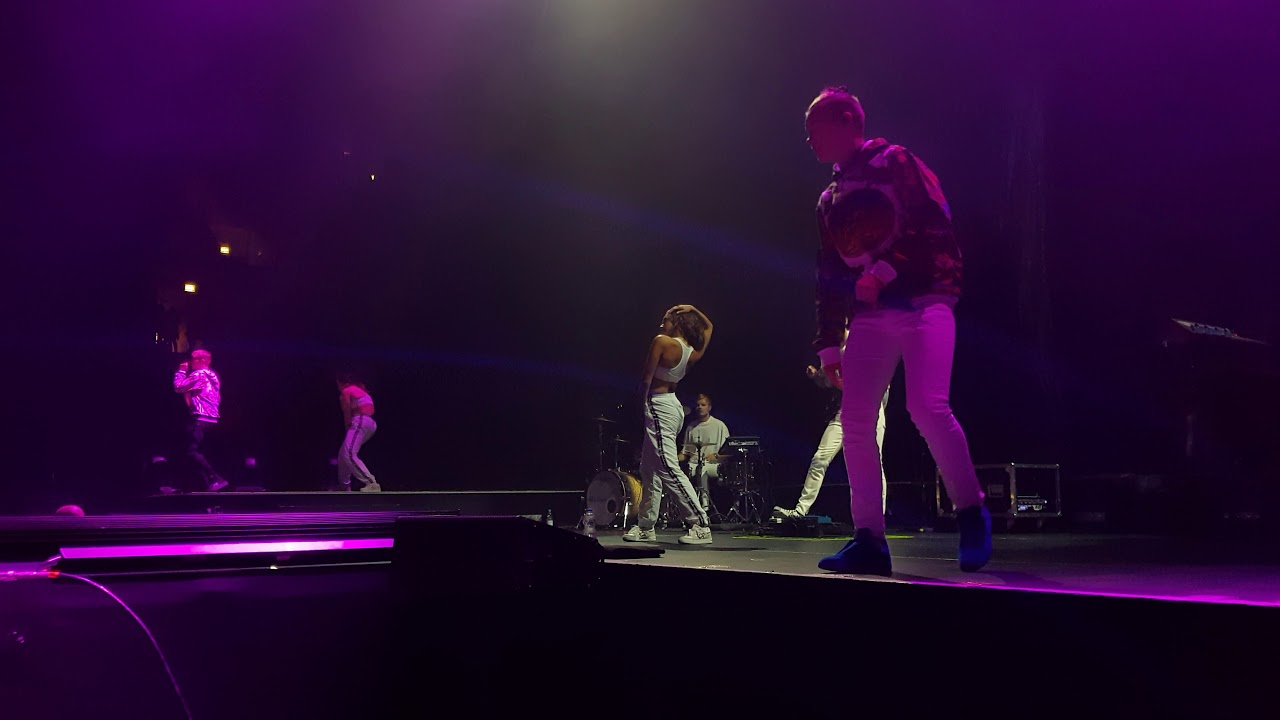 Marcus & Martinus - GIRLS live - Oberhausen 03.10.2018 Germany (1st row, 4K)