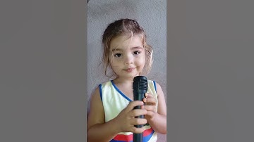 Thumbnail of Emily cantando meu barquinho
