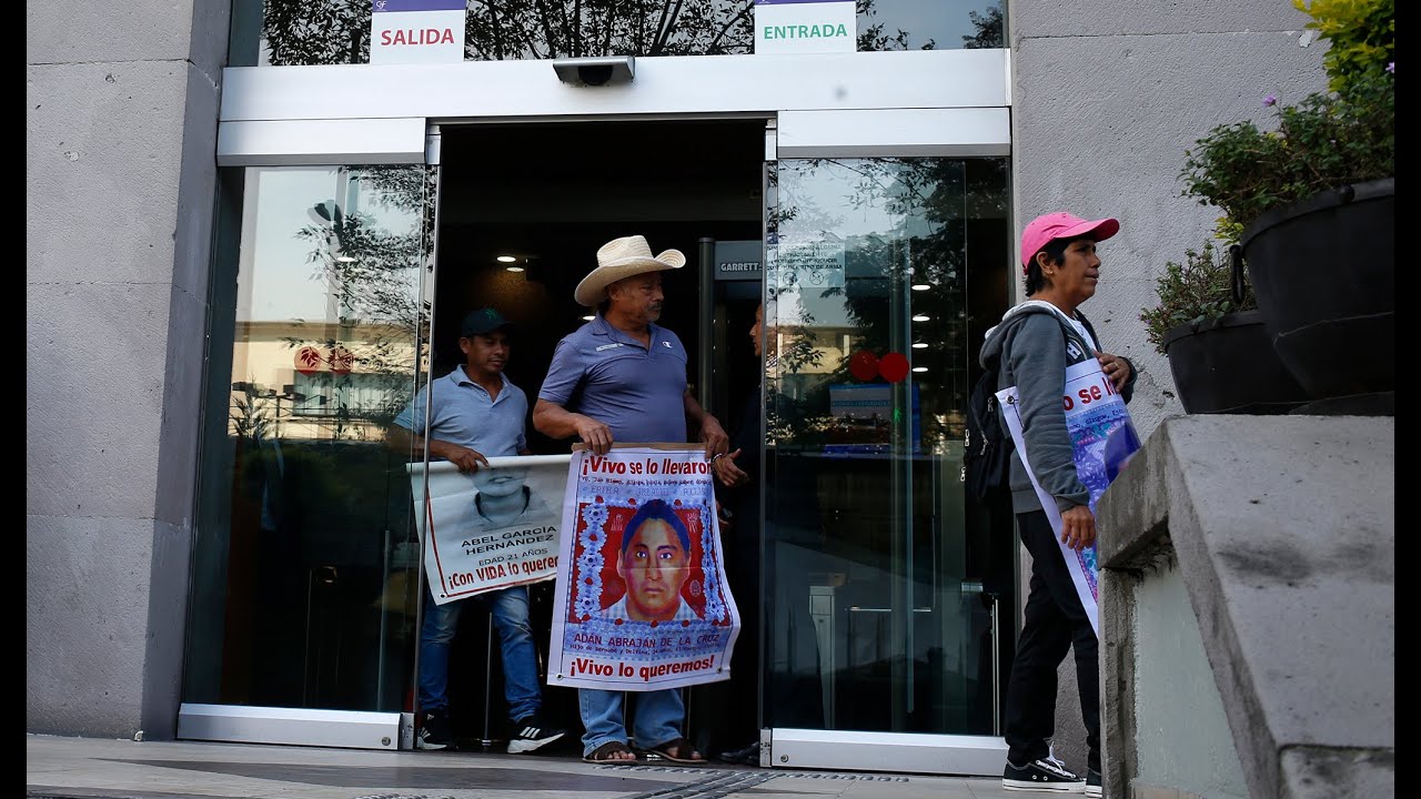 Padres de los 43 lamentan que se cite a declarar a integrantes del GIEI ...