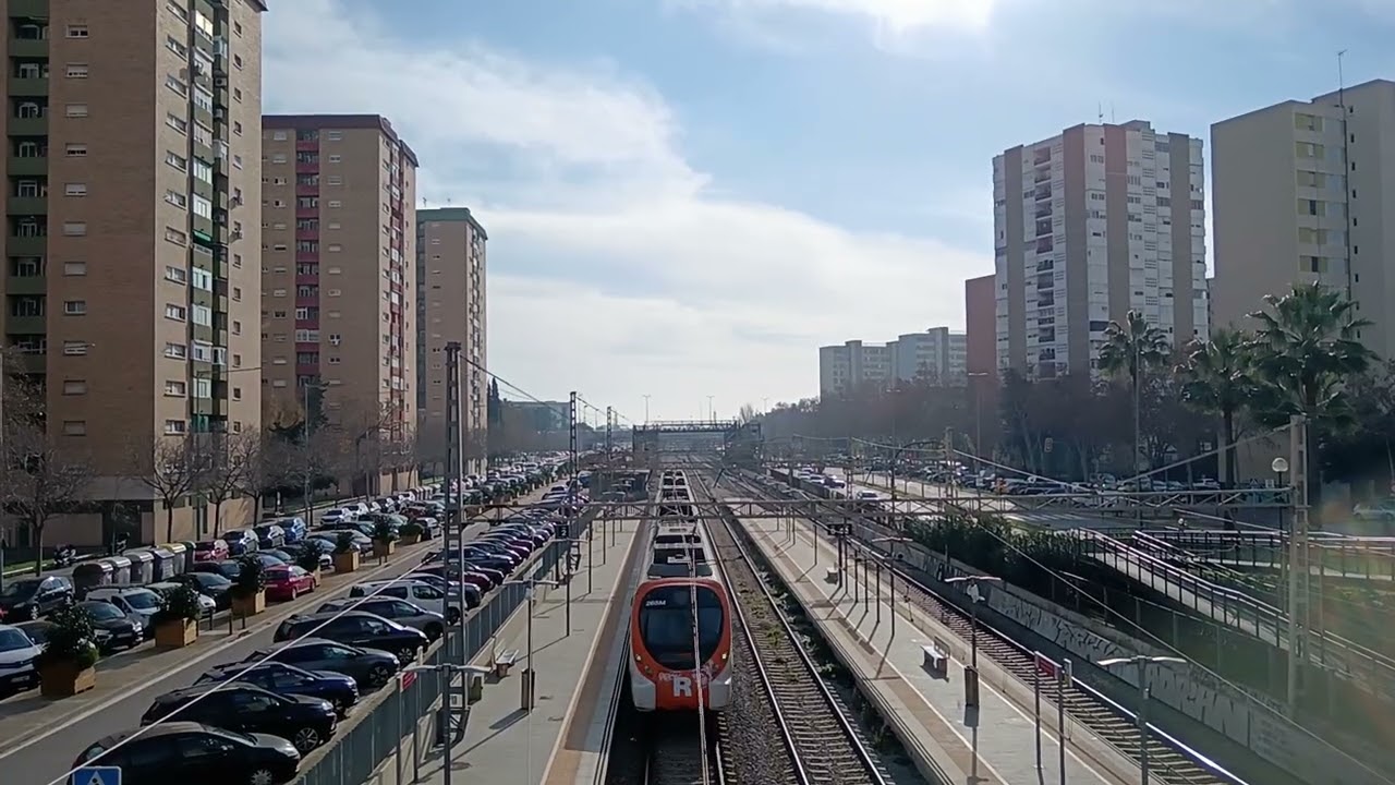 Trenes por Bellvitge Gornal, con pitadas 