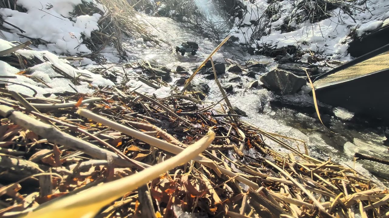 TRX-4M: Ice wheeling on "Glacier Pass"