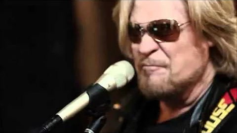 Live From Daryl's House - Somebody Like You -