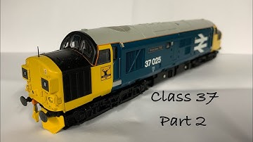 Opening the BR large logo class 37 with DCC sound by Bachmann part 2