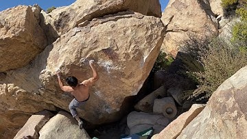 Igneous Ambiance V7 | Joshua Tree Bouldering