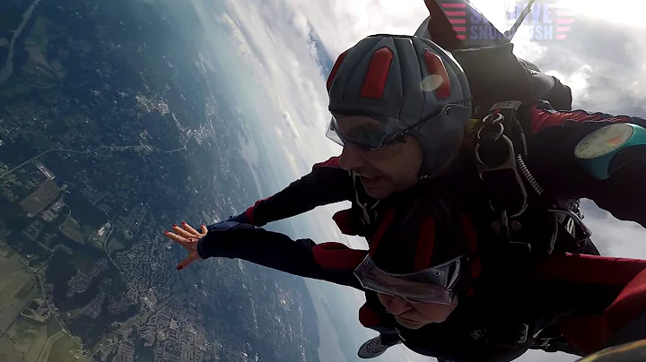 Mary Waggoner's Tandem skydive!