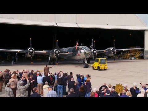 Boeing B-29 Superfortress original footage/sound - taxiing and takeoff