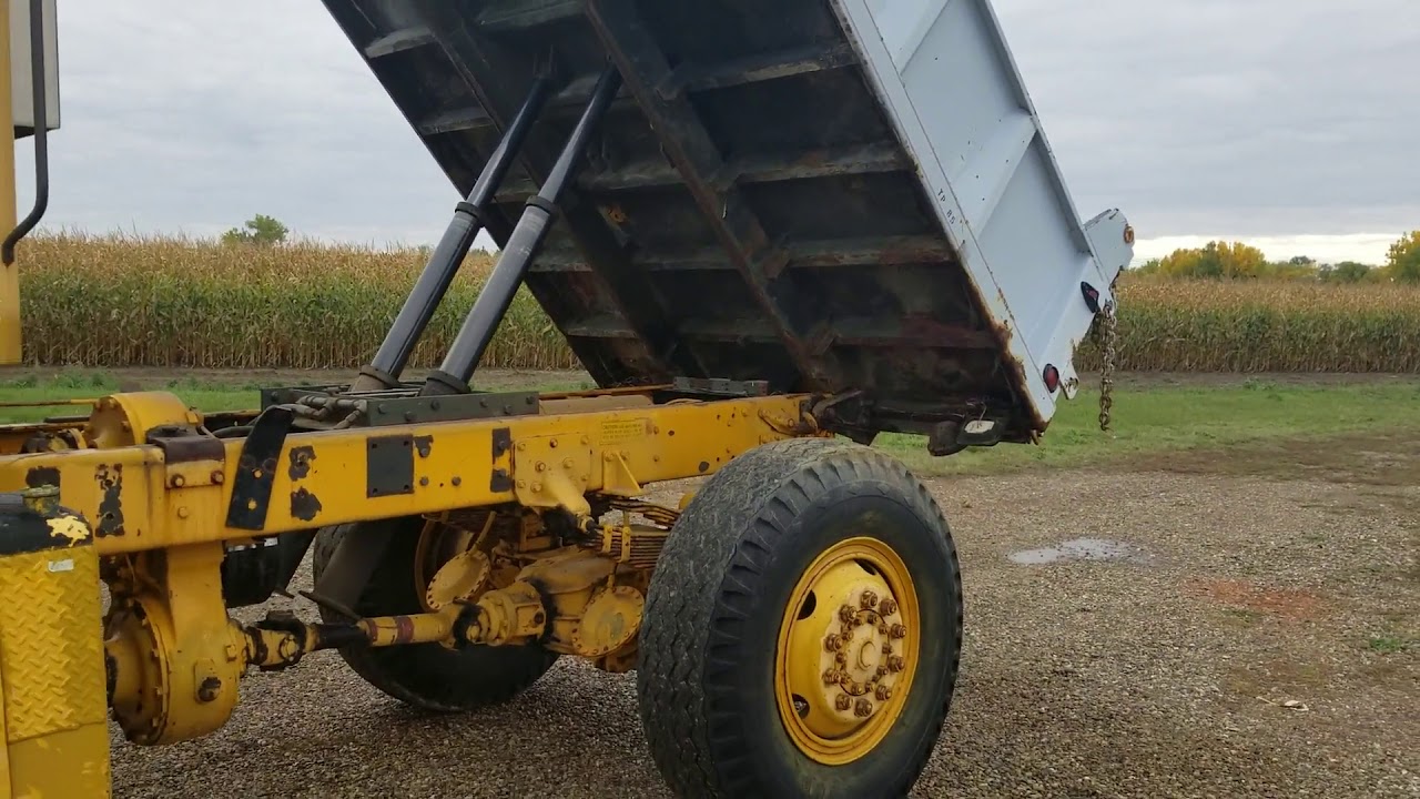 1985 OSHKOSH WT2206 For Sale YouTube