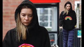 ✅  Glum Candice Brown goes make-up free and wears pyjamas to walk her pug after admitting she feels