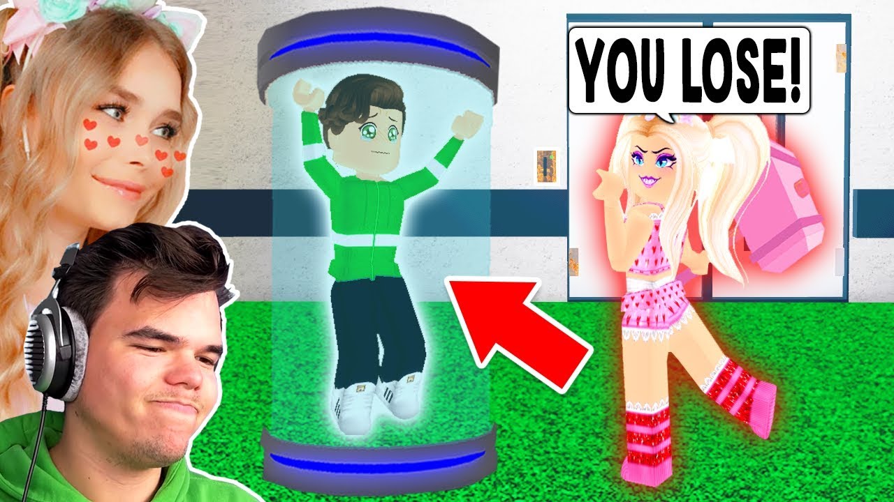 I KILLED My BOYFRIEND As The BEAST In Flee The Facility! (Roblox)