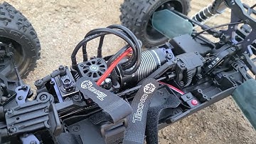 Tekno MT410 Hobbywing Max8 2200kv