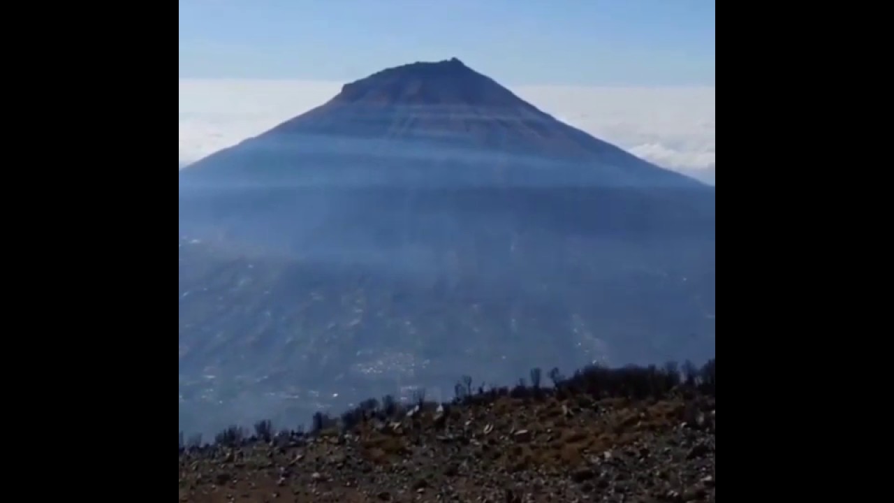  Kawah gunung Sindoro  YouTube