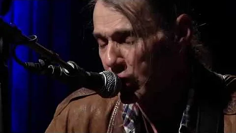 Malcolm Holcombe "Pretty Little Troubles"