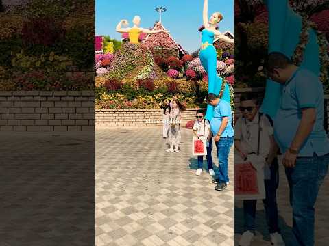 EXPLORING THE DUBAI FLORAL WONDERLAND #miraclegarden #dubaigarden  #dubai #wonderful  #flowers