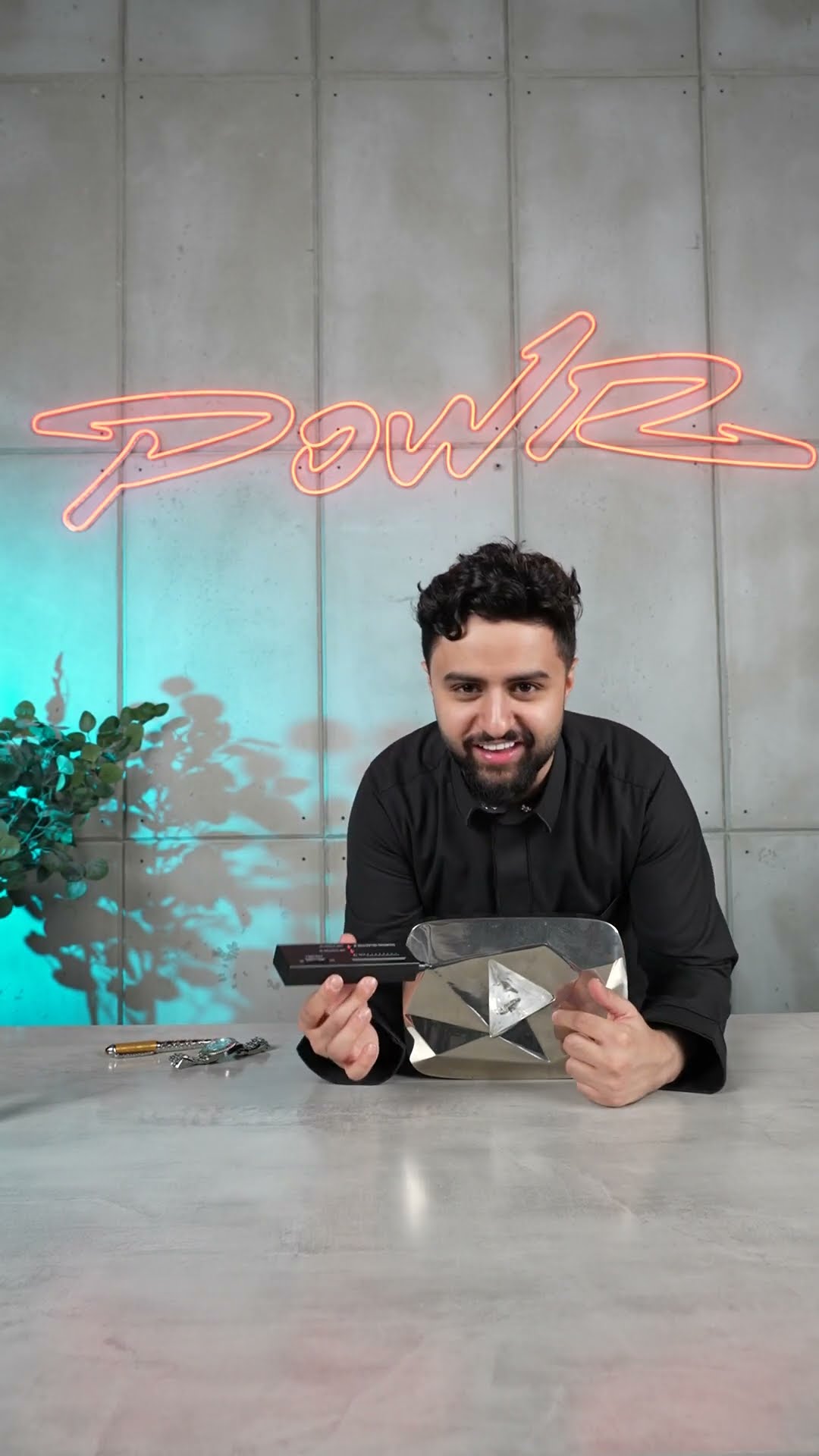 كاشف المعادن ??!