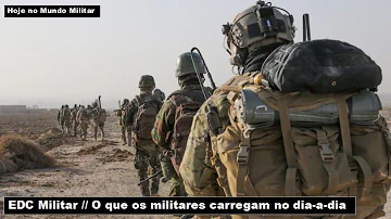 O que os militares usam na cabeça?