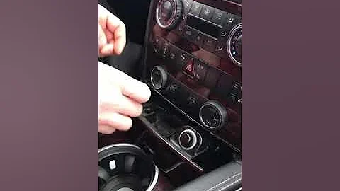 How to Remove Radio / Navigation / Command from 2009 mercedes gl X164 for repair